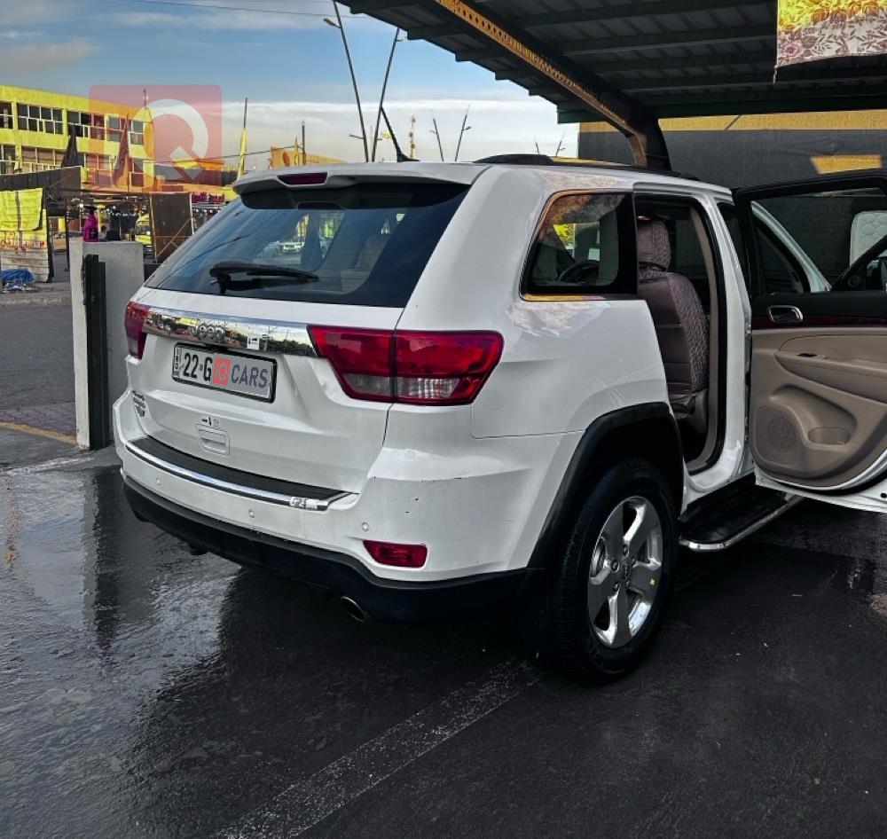 جیپ گراند شیرۆکی